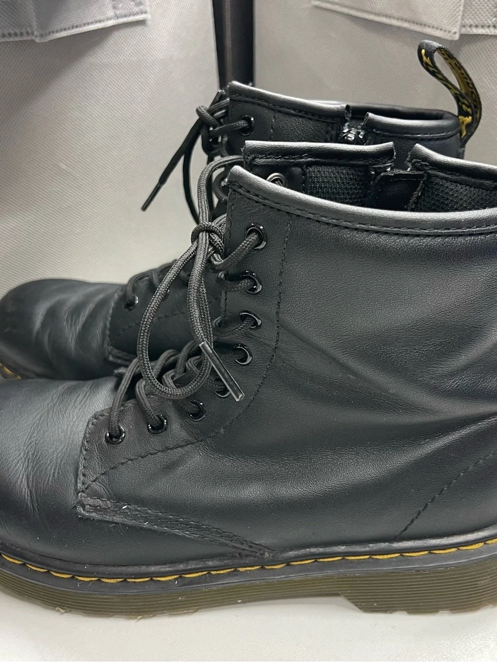 Dr. Martens Kids Black Leather Lace-Up zip up Boots with‎ Yellow Stitching
